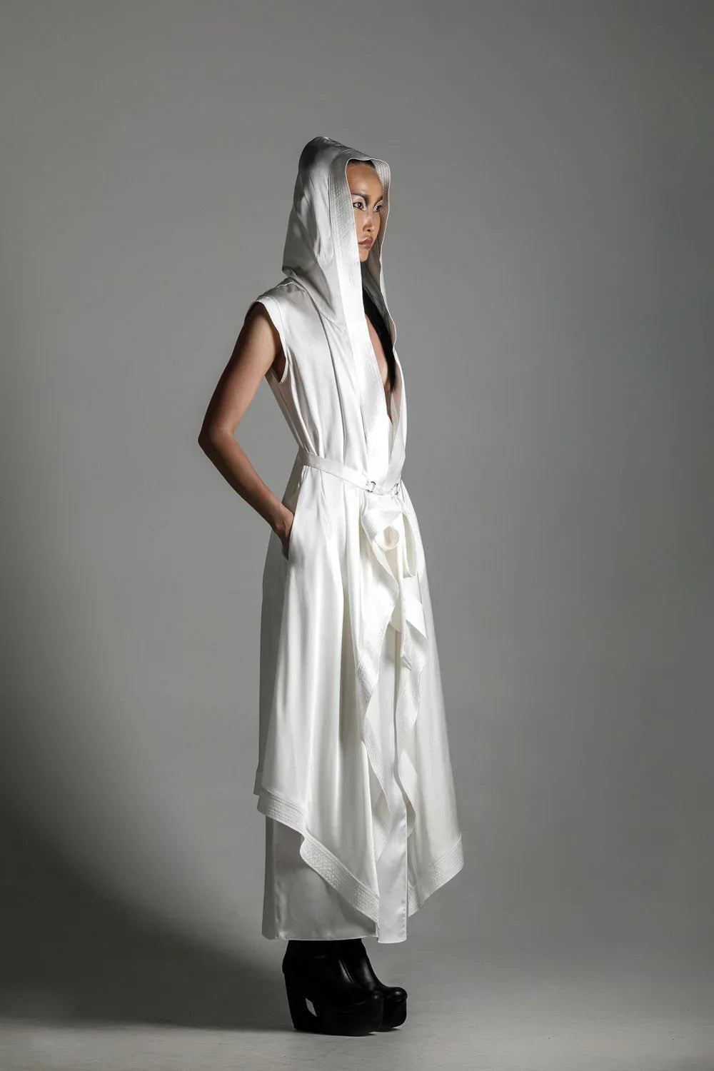 Tamoe Silk Top Stitched Hooded Robe - 2 Color Variants