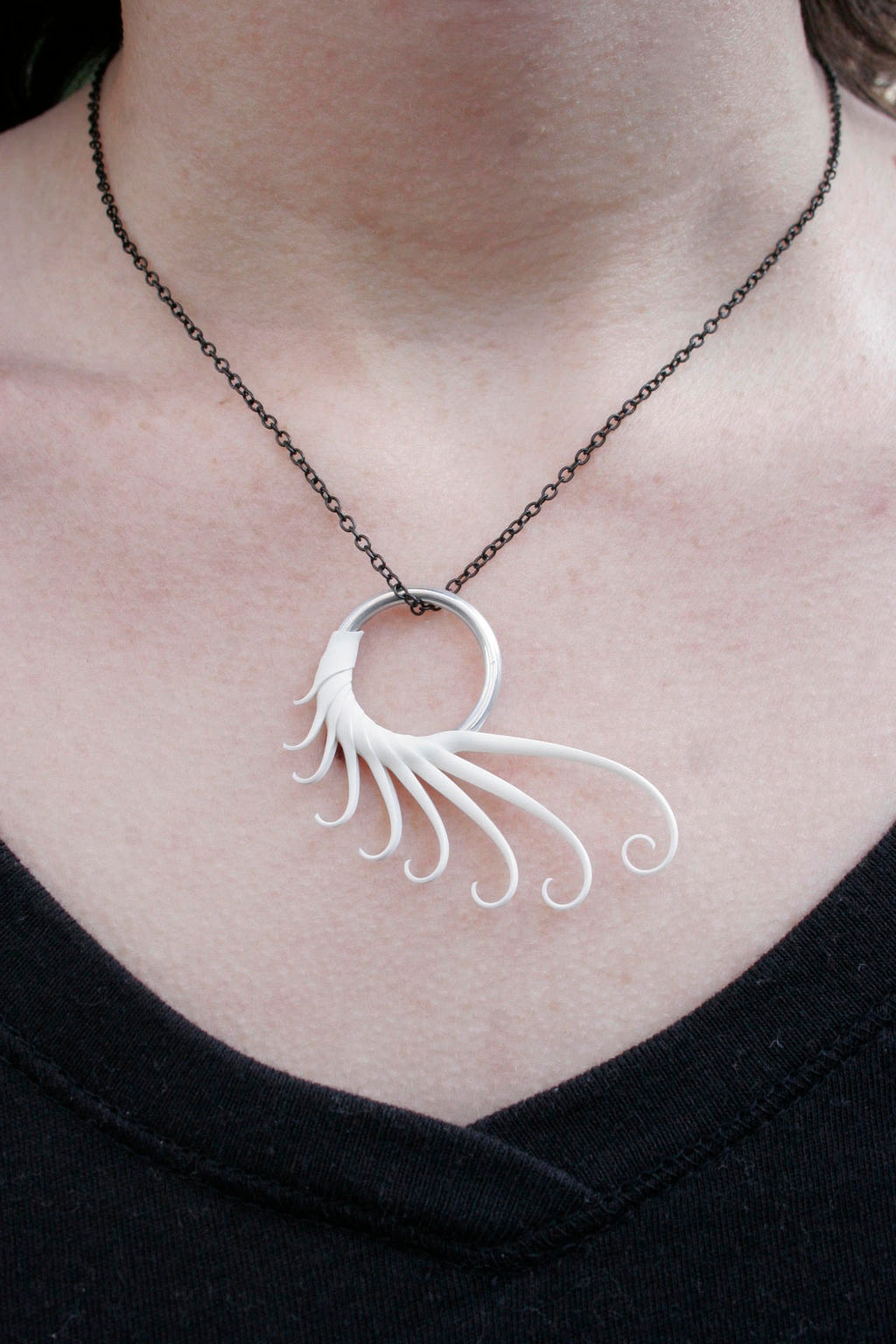 Multiplume Ring Necklace (Multiple Colors) - Zoa Chimerum