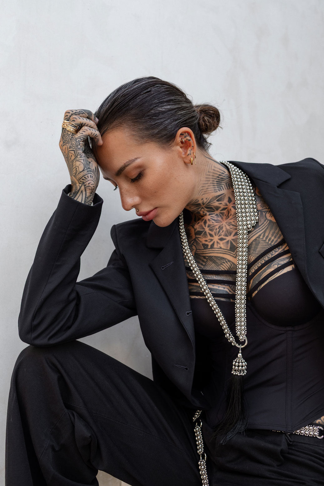 Beaded Tailored Collar with Removable Tie- 6 Looks in 1