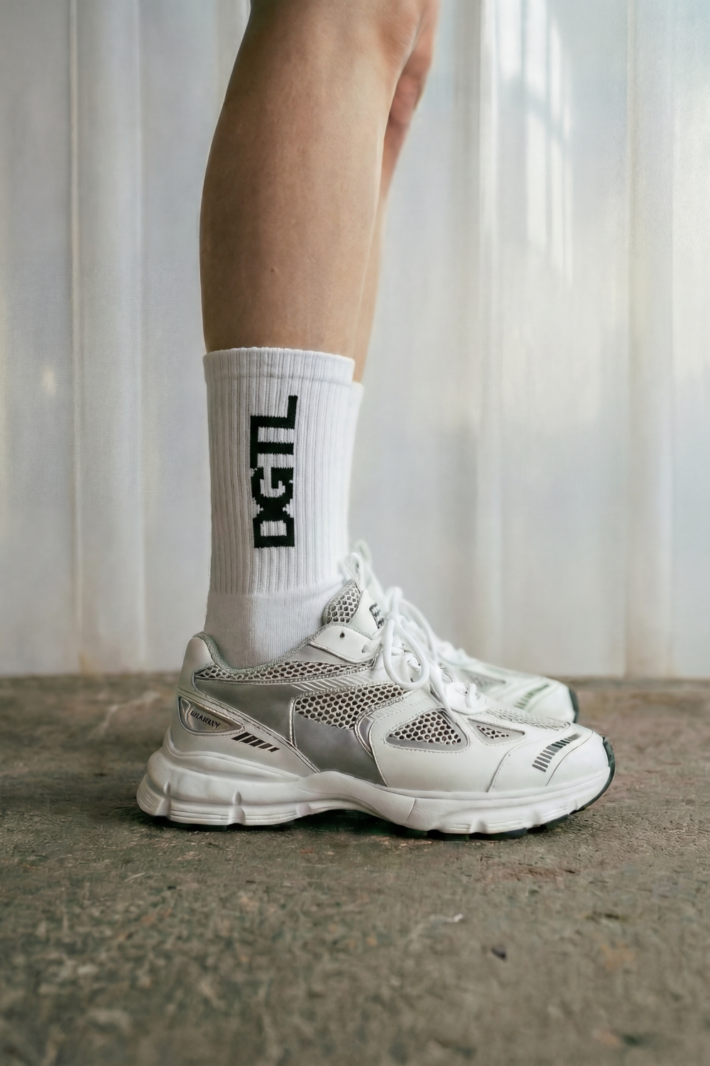 DGTL X VERTERE UNITY TENNIS SOCKS - WHITE