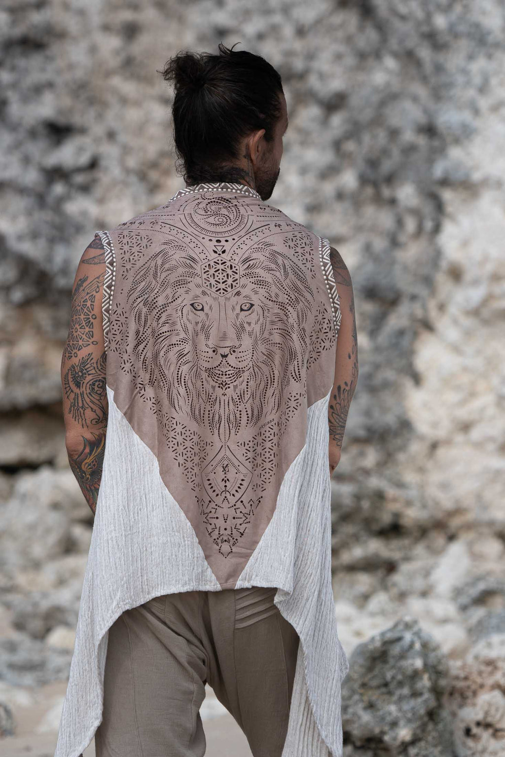 Kameleo Laser Cut Vest (Sand)