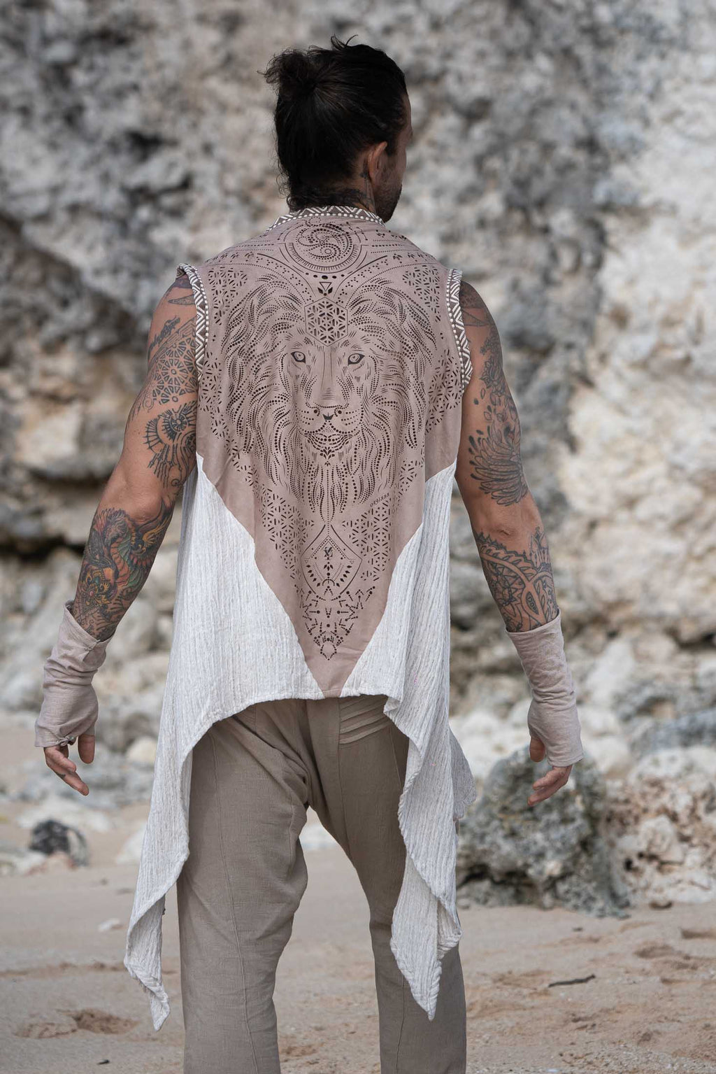 Kameleo Laser Cut Vest (Sand)