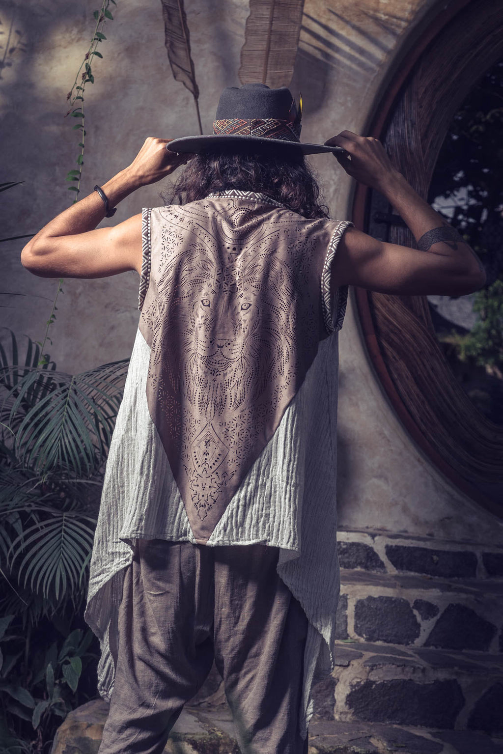 Kameleo Laser Cut Vest (Sand)