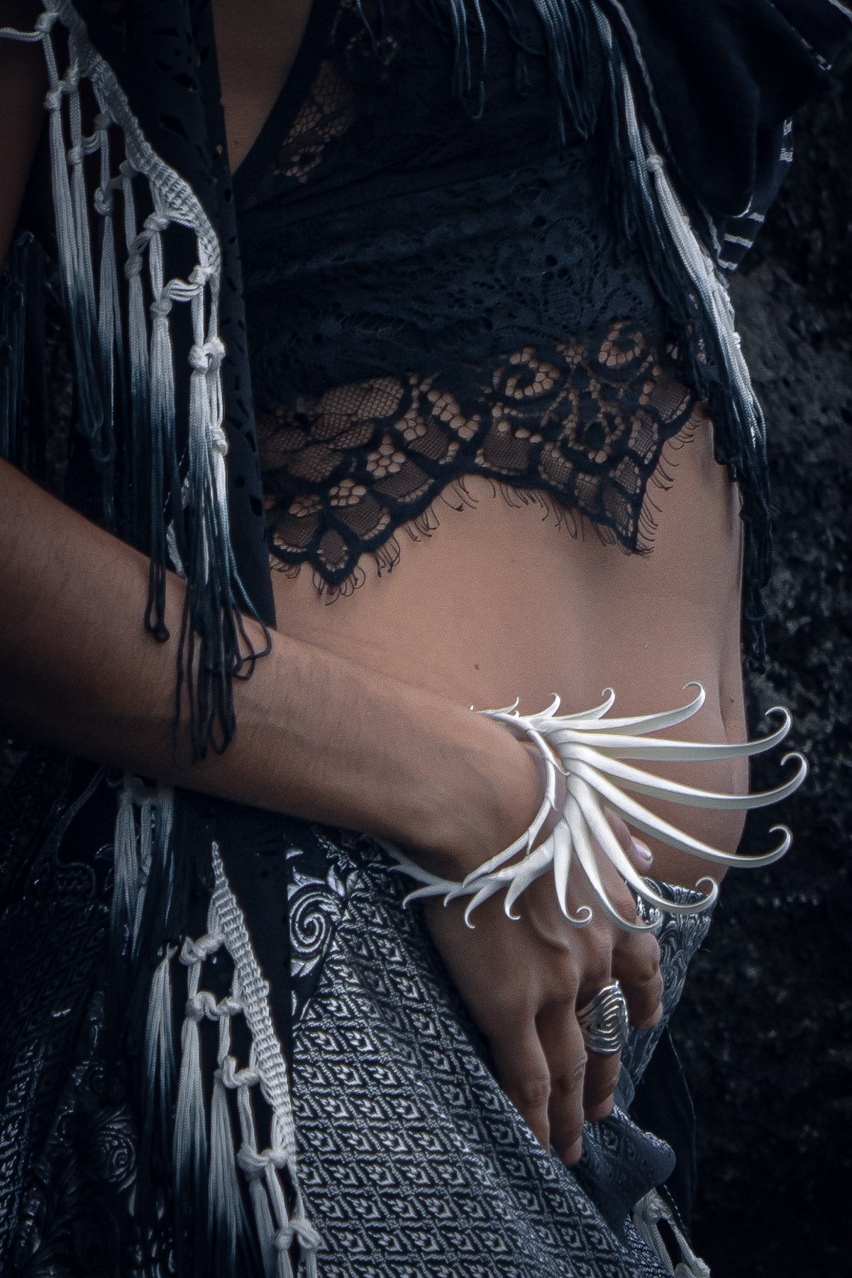 Multiplume Bracelet (White) - Zoa Chimerum