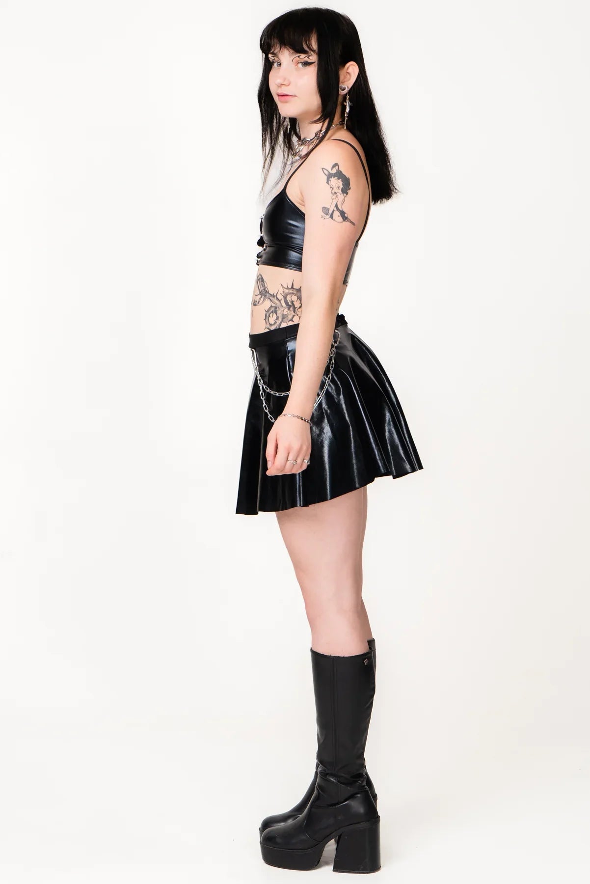 Ivy Berlin - Jade Vinyl Chain Skirt – Black